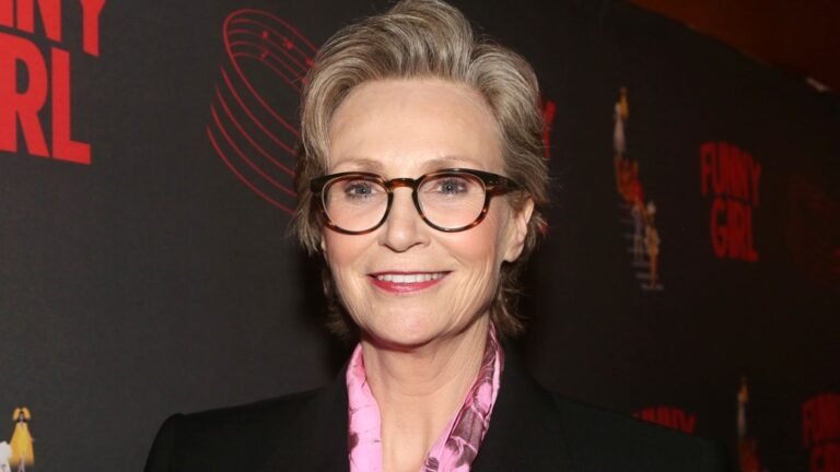 Jane Lynch To Depart ‘Funny Girl’ on Broadway Earlier Than Announced – The Hollywood Reporter