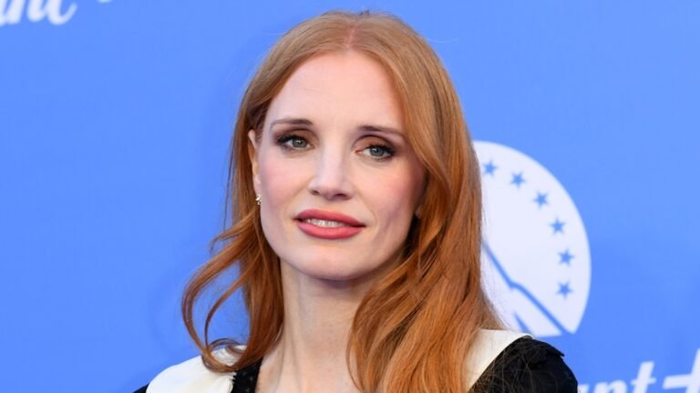 Jessica Chastain Visited a Children’s Hopsital in Ukraine Amid War – The Hollywood Reporter